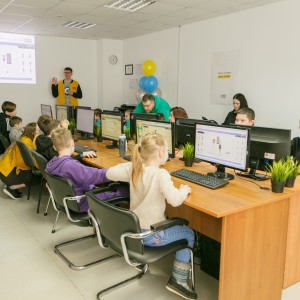 Новый класс в развлекательном центре города Томска! Скоро открытие! - Школа программирования для детей, компьютерные курсы для школьников, начинающих и подростков - KIBERone г. Сабуртало